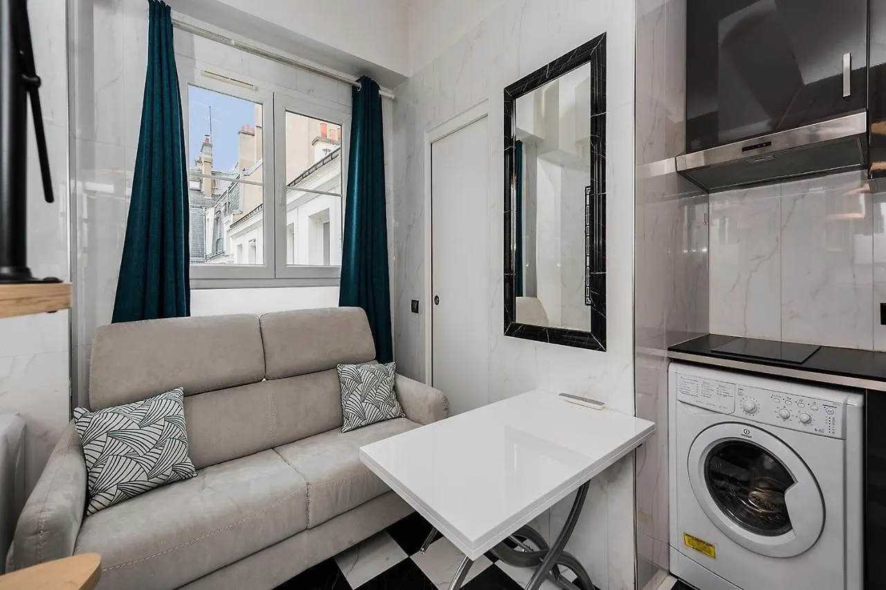شقة Charmant Studio Pres Des Champs-Elysees باريس فرنسا