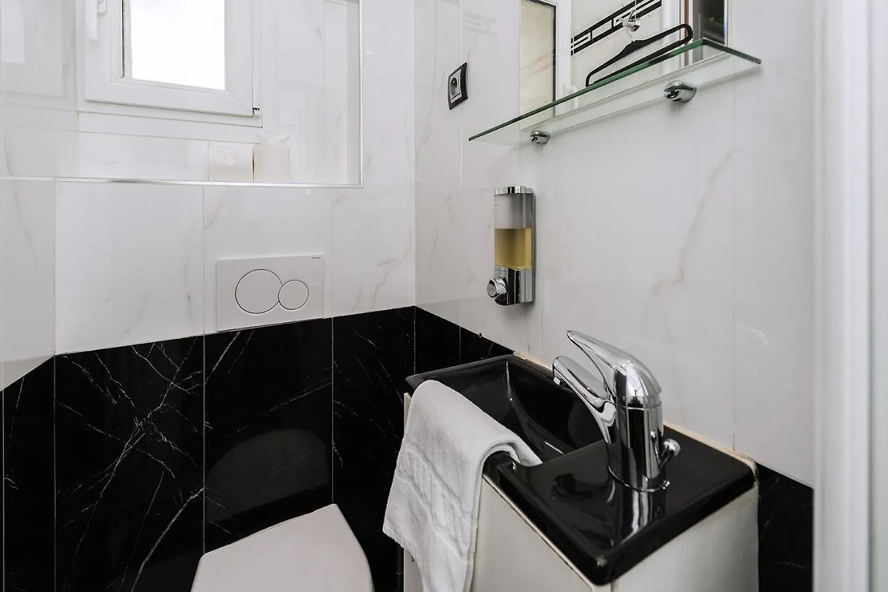 Charmant Studio Pres Des Champs-Elysees باريس 0*,
