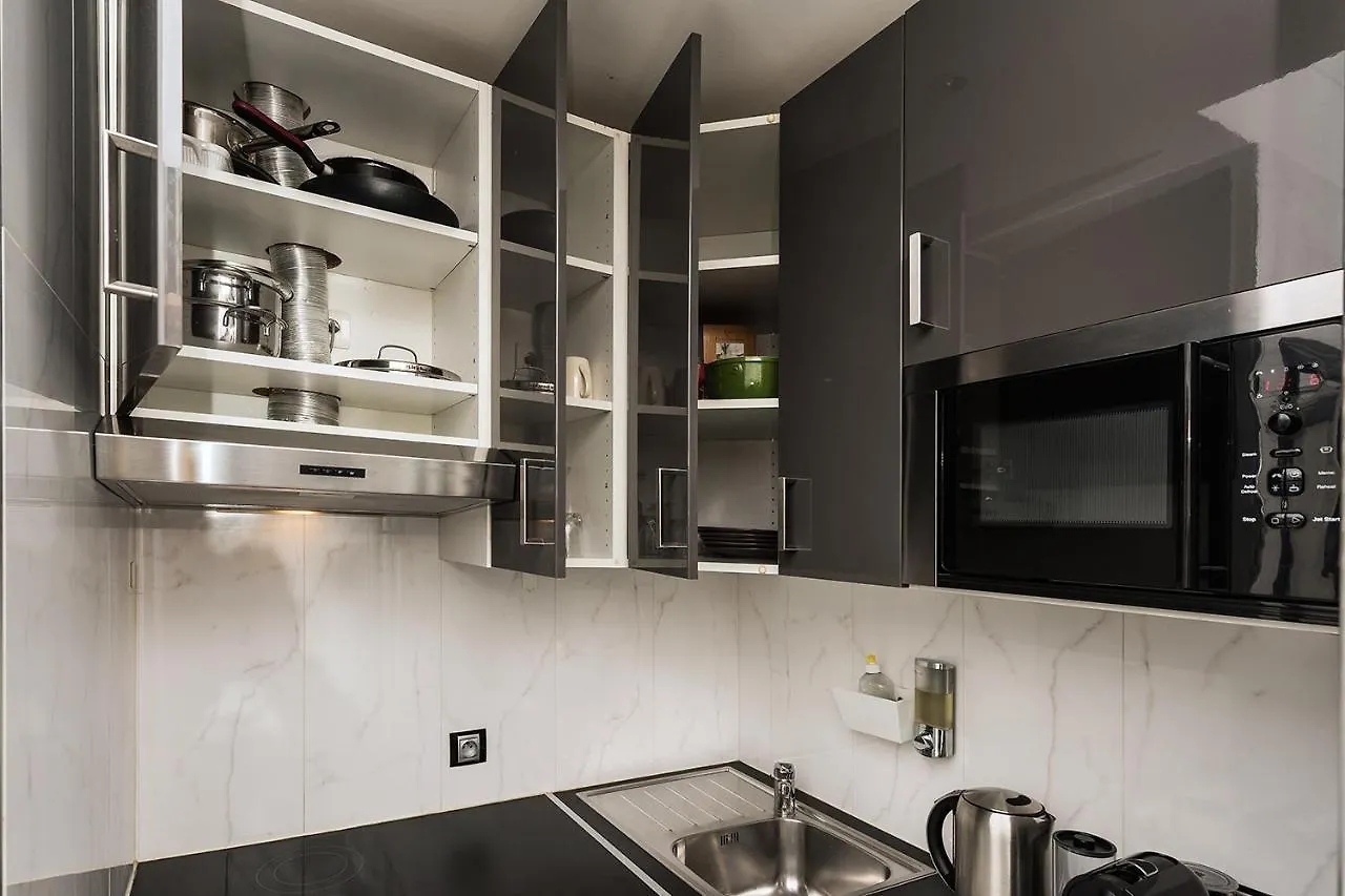 شقة Charmant Studio Pres Des Champs-Elysees باريس