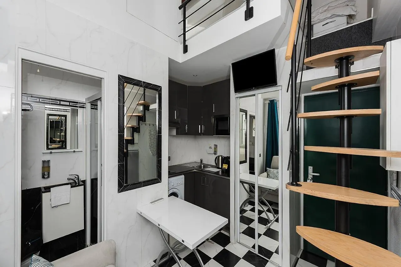 Charmant Studio Pres Des Champs-Elysees Paris France