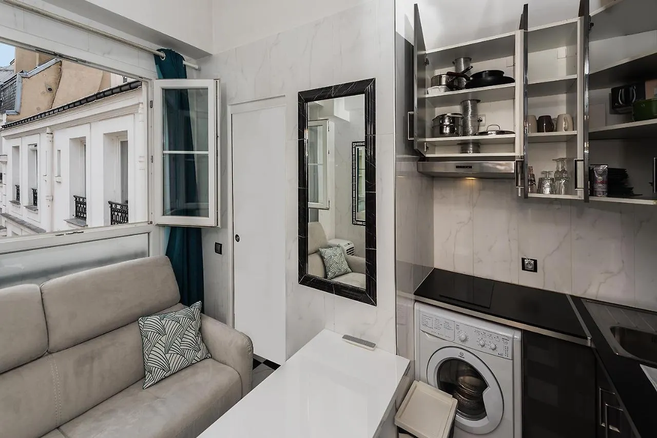 Charmant Studio Pres Des Champs-Elysees باريس شقة